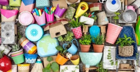 Collage de matériaux recyclés pour projets de bricolage.